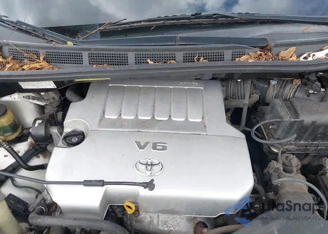 2010 Toyota Sienna Xle z USA, uszkodzony, nr VIN 5TDYK4CC1AS300736